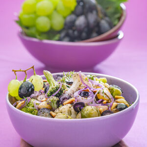 CON QUALCHE CHICCO D'UVA - INSALATA DI CAVOLINI DI BRUXELLES BROCCOLI CAVOLFIORI E UVA – 7229