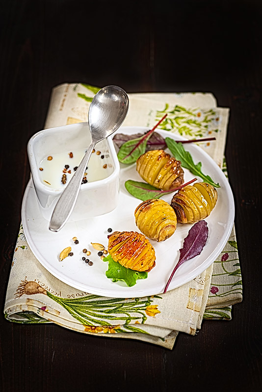 PATATE AL FORNO CON YOGURT SPEZIATO AL CARDAMOMO - 9478