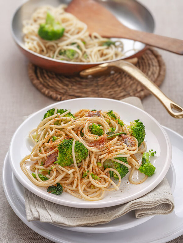 PASTA CON BROCCOLI PANGRATTATO E ACCIUGHE - 1454