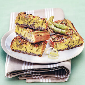 CLAFOUTIS CON PANNA RISO VENERE TACCOLE ASPARAGI PORRI PEPE ROSA – 1651