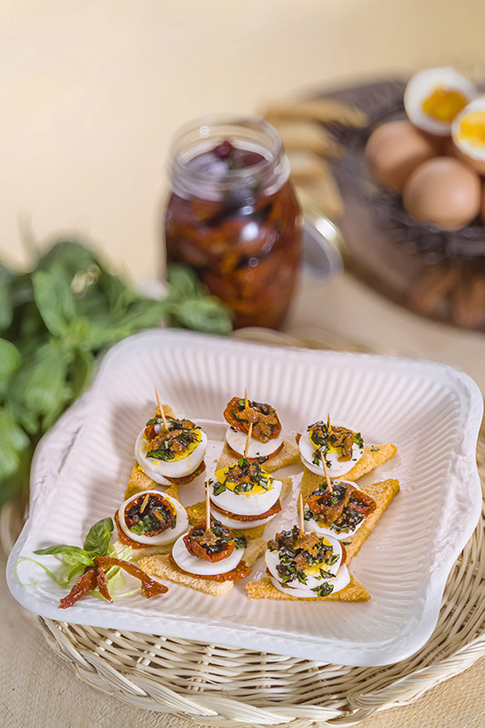 CROSTINI CON UOVA E BOTTARGA - GT6J0111
