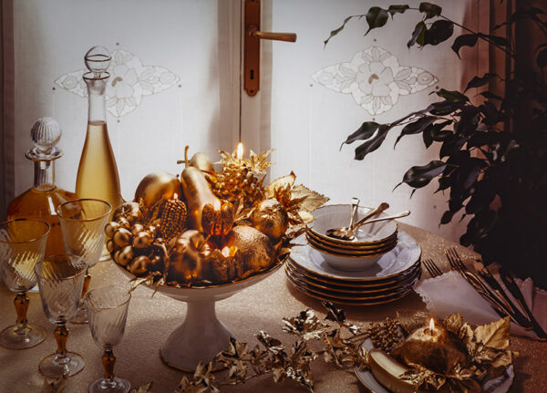 CENTROTAVOLA CON FRUTTA D'ORO E CANDELE - A52830 - 3002