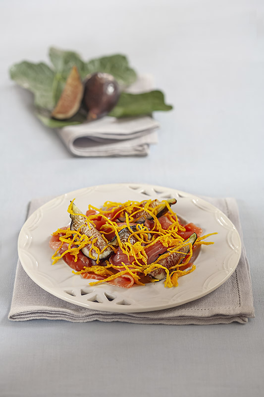 PIÙ FICHI – SALMONE AFFUMICATO CON FICHI E UOVA FILATE - 1446