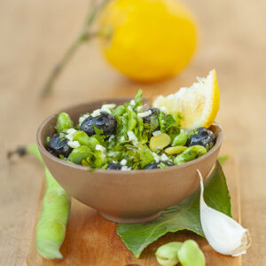 INSALATA DI FAVE OLIVE NERE AGLIO E CORIANDOLO PAPRICA CUMINO LIMONE PEPE - 0236