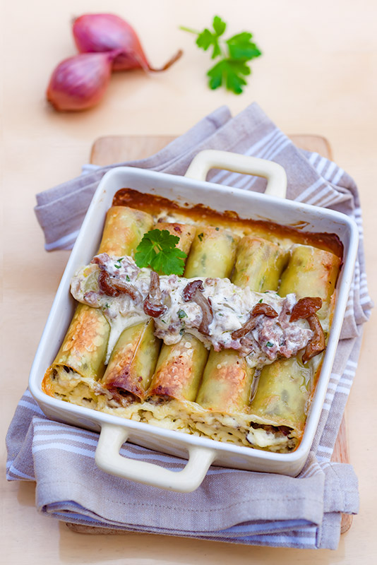 CANNELLONI CON SCALOGNI PANNA ROBIOLA E CHIODINI - 8022