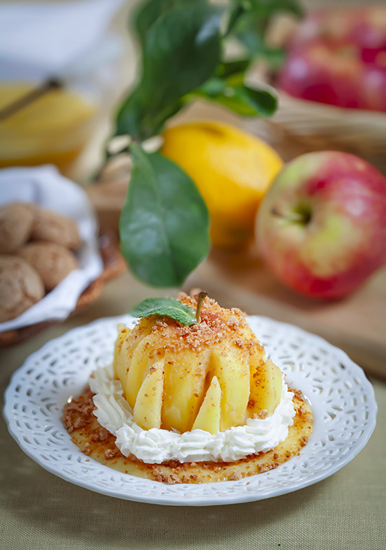 MELE AL GRAND MARNIER E AMARETTI - 0177