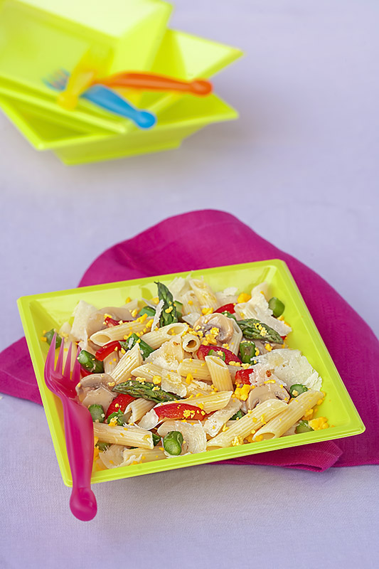 PICNIC - PENNE CON ASPARAGI PEPERONE ROSSO FUNGHI SOTTOLIO UOVO GRANA – 4803