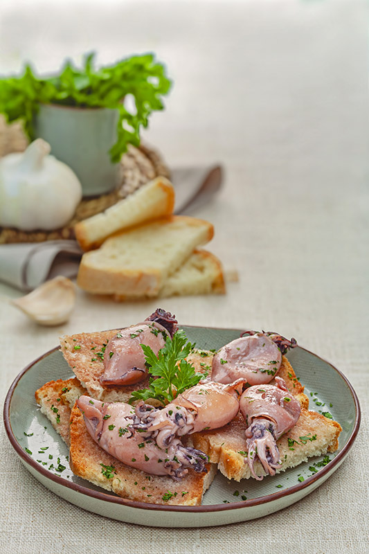 CROSTINI AI CALAMARETTI - 0946