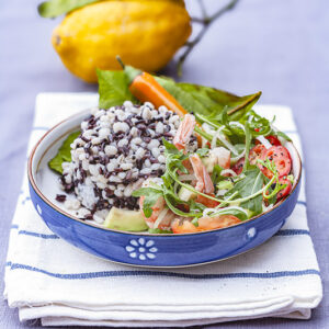 ORZO E RISO VENERE CON POMODORI AVOCADO SEDANO PEPERONCINO LIMONE GAMBERI E RUCOLA - 1484