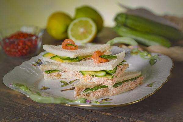 TARTINE CON GAMBERETTI E ZUCCHINE - GT6J0132