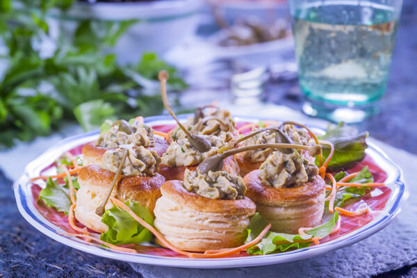 VOL AU VENT AL TONNO E CAPPERI - GT6J0998