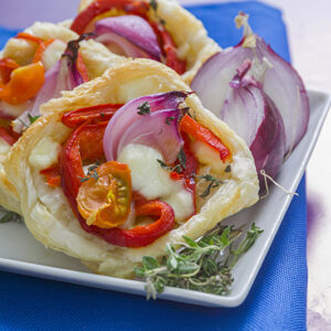 TARTELLETTE CON CIPOLLA E MOZZARELLA - GT6J1011