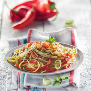 SPAGHETTI CON PEPERONCINI PORRI E ORIGANO - 9402