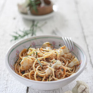 SPAGHETTI CON CAVOLFIORE PORRI ROSMARINO PAPRICA - 9396
