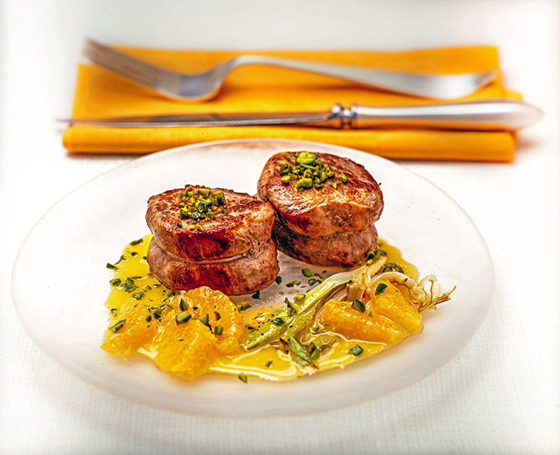 TOURNEDOS DI VITELLO CON ARANCE E CIPOLLOTTI - 3070 - immagine 1