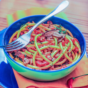 BUCATINI CON FUNGHI E ACCIUGHE - S2404666