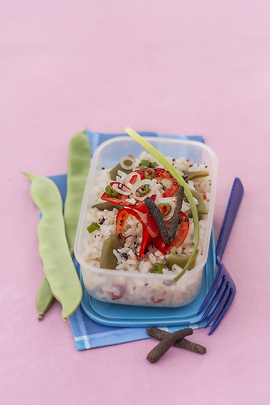 INSALATA DI RISO CON TACCOLE PEPERONI CIPOLLOTTI PEPERONI VERDI DOLCI OLIO PEPE LUNGO - 0674