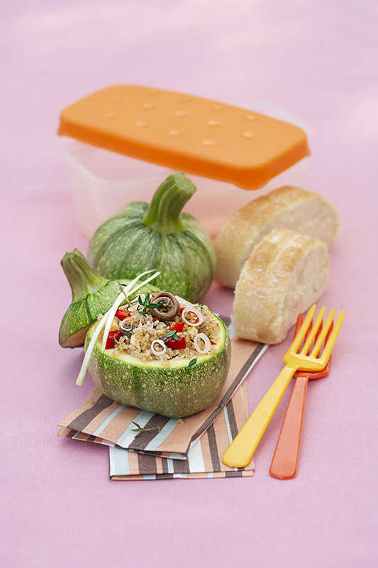 ZUCCHINE RIPIENE DI BULGUR CIPOLLOTTI PEPERONI ROSSI ACCIUGHE - 0678