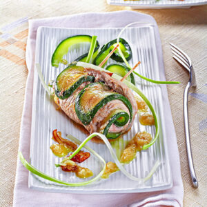 INVOLTINI DI VITELLO E ZUCCHINE  E CREMA DI CIPOLLE AGRODOLCE - 0219