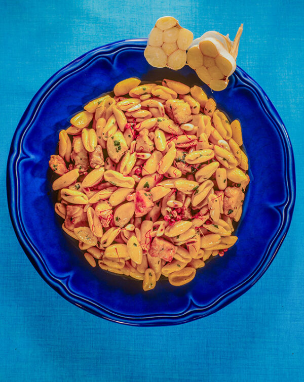 CAVATELLI CON PESCE PINOLI E ZAFFERANO - 6834