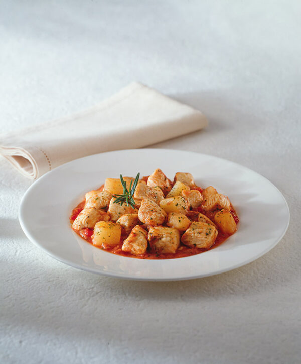 SPEZZATINO DI VITELLO CON PATATE E POMODORO - 6911