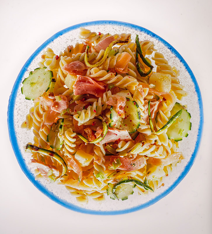 FUSILLI CON SEDANO, CETRIOLI E SALMONE - 7067 - immagine 1