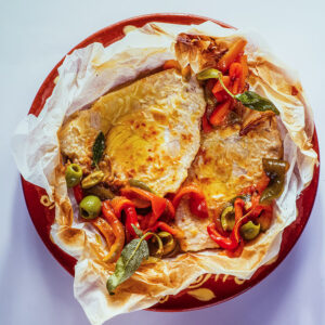 PESCE SPADA AL CARTOCCIO CON PEPERONI E OLIVE - 9883