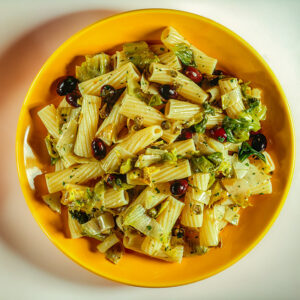 TORTIGLIONI CON SCAROLA CAPPERI E OLIVE - 1828
