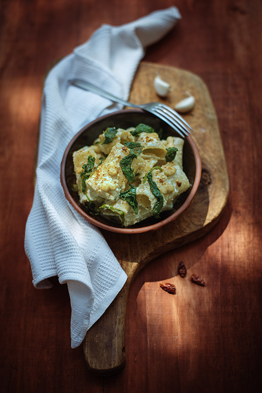 PACCHERI CON CREMA DI FAVE PEPERONCINO E CIME DI RAPA - 9155