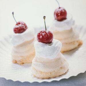 MERINGHETTE CON CILIEGIE - 8528