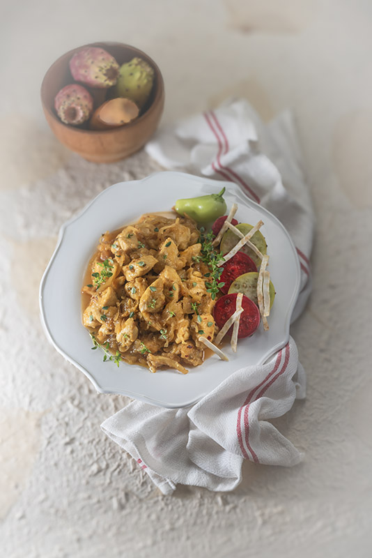 SPEZZATINO DI POLLO IN AGRODOLCE CON CAVOLO CAPPUCCIO FICHI D'INDIA SEDANO RAPA - 2980