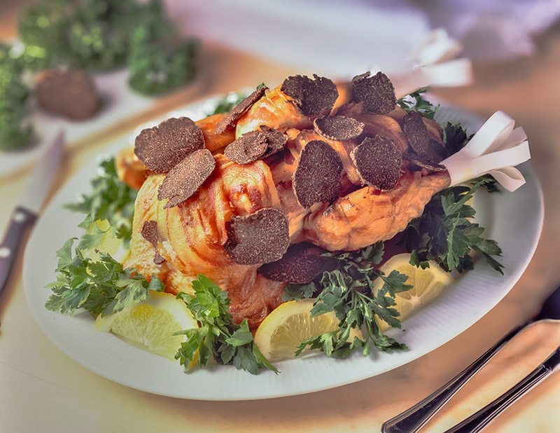 FARAONA CON PANCETTA ARROTOLATA E TARTUFO NERO - 5616 - immagine 1