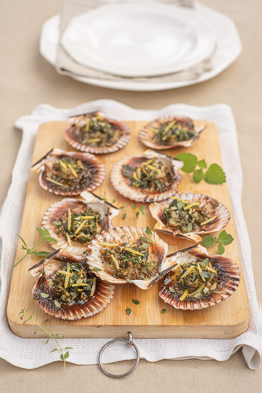 CAPESANTE CON AGLIO  VODKA MELISSA LIMONE E TIMO - 7395