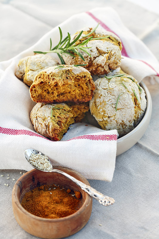 PANINI DI SEGALE E FRUMENTO AL CURRY CON ROSMARINO E SEMI DI SESAMO - 7385