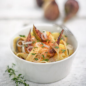 TAGLIATELLE CON CIPOLLOTTI FICHI E PAPRICA - 3910
