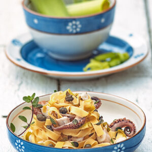 TAGLIATELLE CON PORRI POLPO CAPPERI MAGGIORANA - 4986