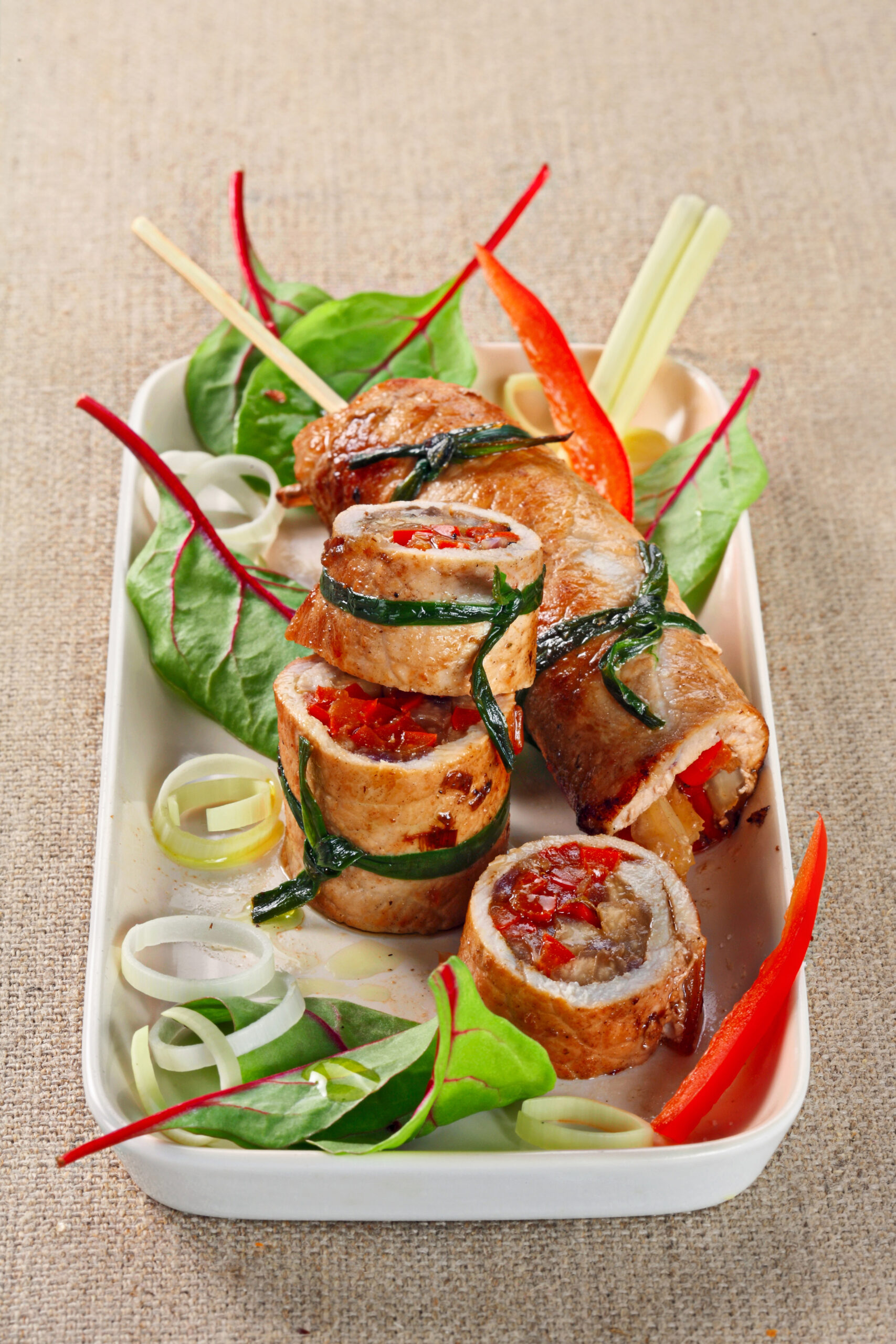 INVOLTINI DI LONZA PORRI PEPERONE E SEDANO – 0339 - immagine 1