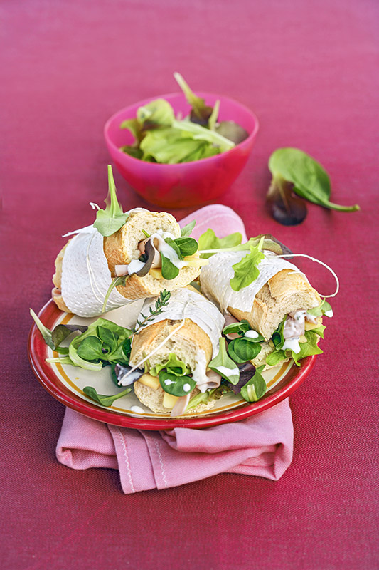 BAGUETTE CON PROSCIUTTO COTTO EDAM MISTICANZA SALSA AGLIATA - 0428