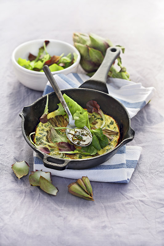 FRITTATA CON CARCIOFI PREZZEMOLO E PORRI CON MISTICANZA CONDITA CON OLIO TIMO PEPE PORRI LIMONE - 0440