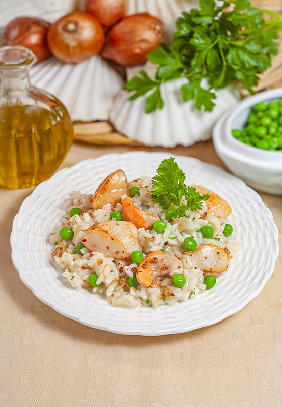 RISOTTO ALLE CAPESANTE CON PISELLI - 0401 - immagine 1