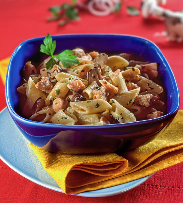 MEZZE PENNE AL SALMONE CON TONNO FRESCO E FUNGHI - S1404080