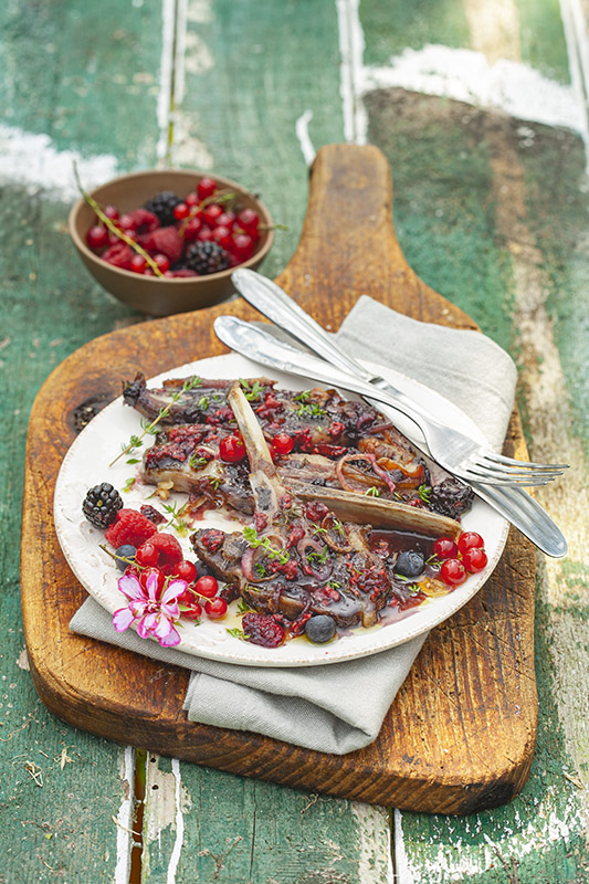 COSTOLETTE DI AGNELLO CON AGLIO SCALOGNO FRUTTI DI BOSCO TIMO - 1142