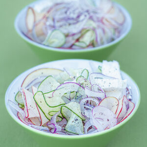 INSALATA SOTTILISSIMA DI CIPOLLE CETRIOLO MELA E FETA - 4280