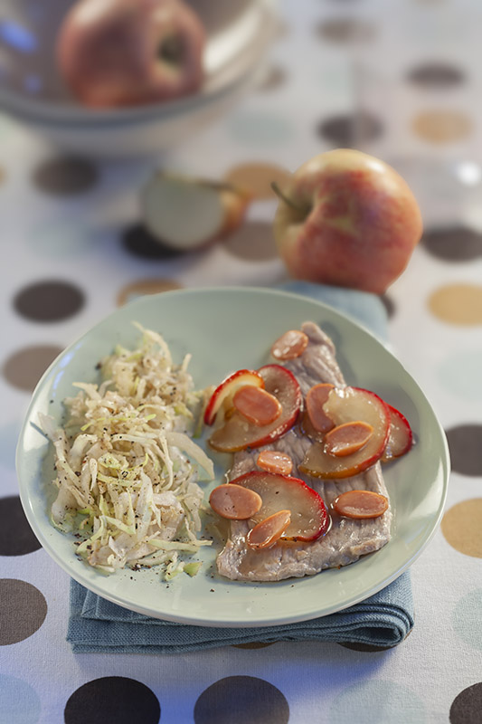 FETTINA DI VITELLO CON MELE E WURSTEL CON CRAUTI - 5075