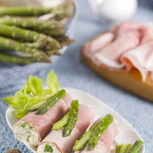 INVOLTINI DI PROSCIUTTO E ASPARAGI - K2160