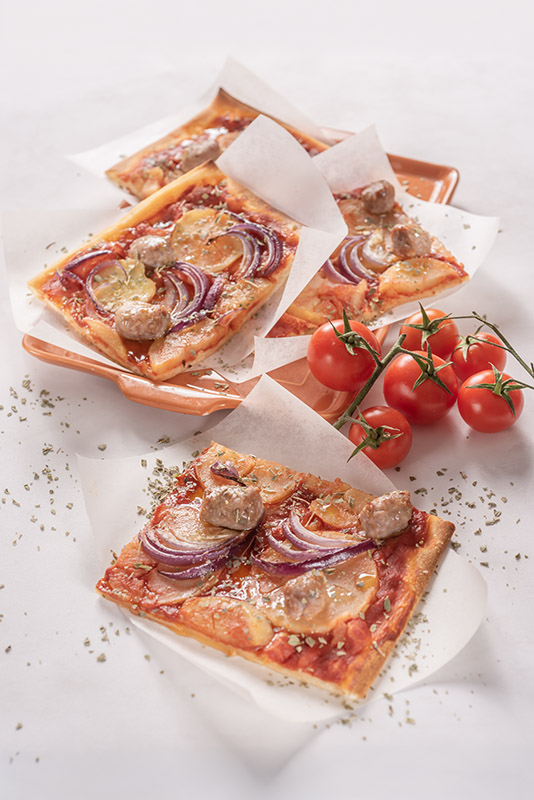 PIZZA PATATE SALSICCIA CIPOLLE - 6218