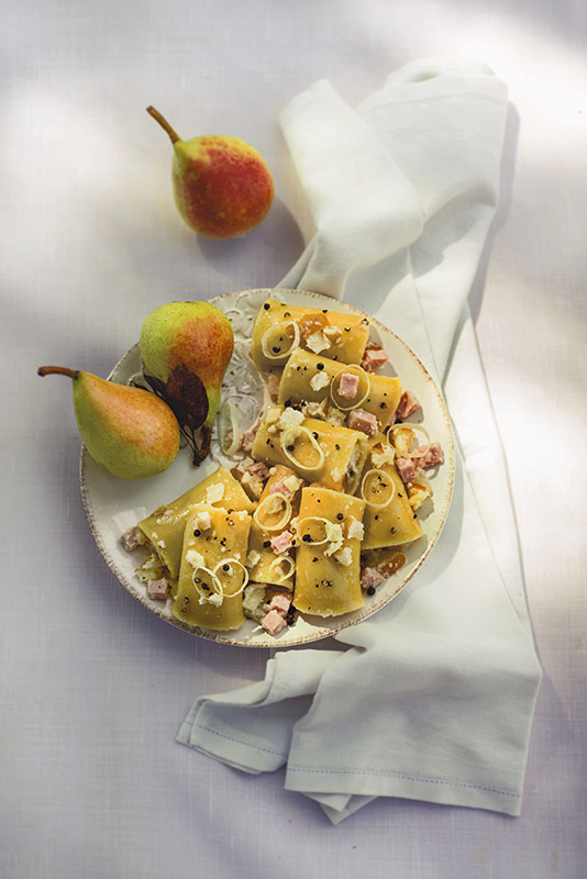 PACCHERI RIPIENI DI PERE, FORMAGGIO E PROSCIUTTO COTTO - 9456