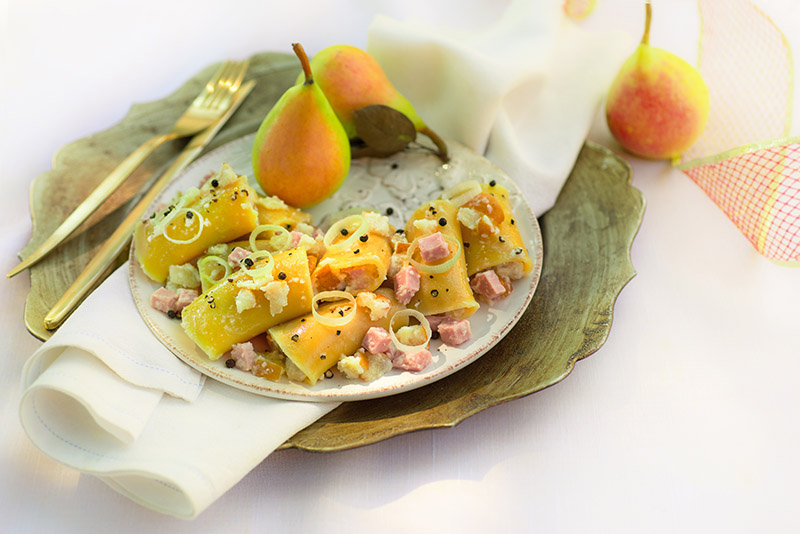 PACCHERI RIPIENI DI PERE, FORMAGGIO E PROSCIUTTO COTTO - 9448 - immagine 1