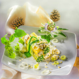 CANNELLONI CON SPINACI, YOGURT NOCI ORATA E TIMO - 9403