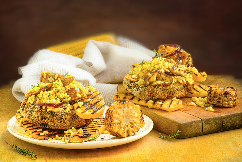 CAPPELLE DI FUNGHI IMPANATI AL FORNO CON POLENTA GRIGLIATA RISO E POLLO AL CURRY - 9291 - immagine 1